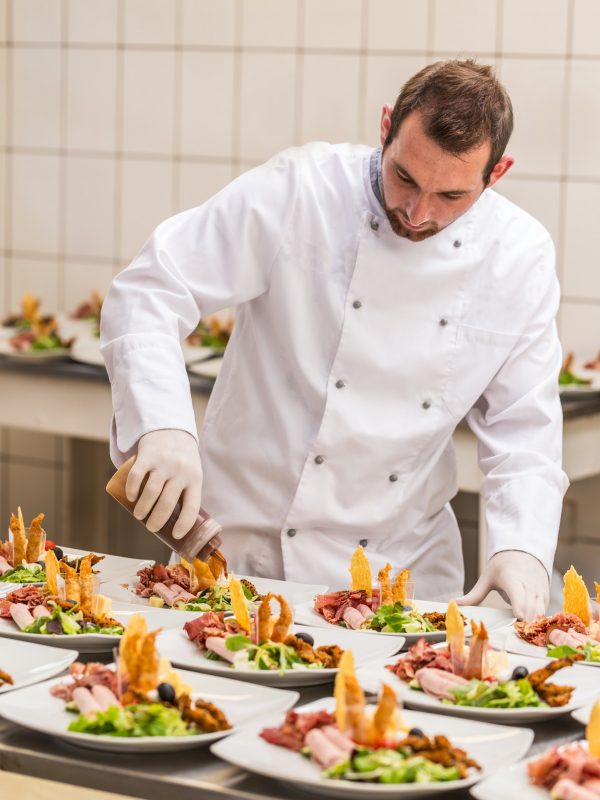 chef-decorating-appetizer-plate.jpg